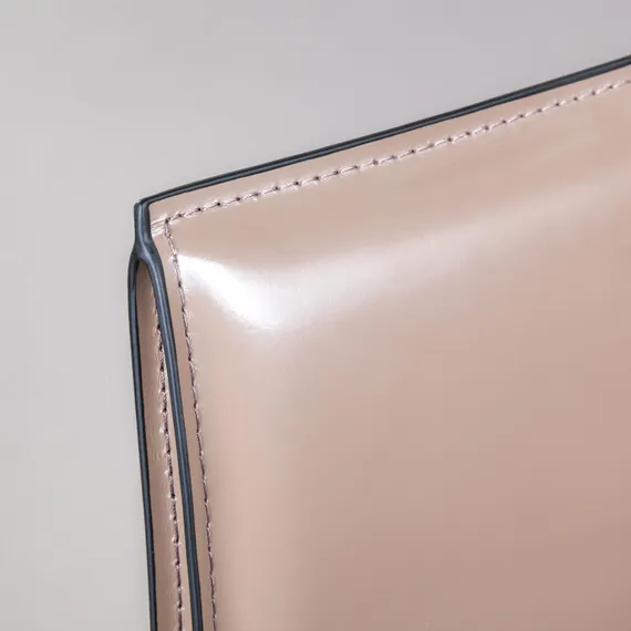 Стул с подлокотниками Barrie кожа капучино