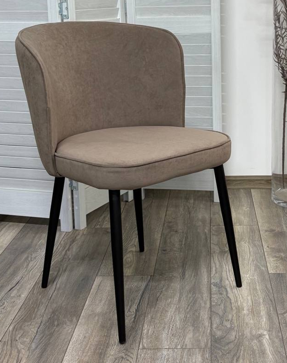 Стул М-City DISAUR Милано B5 Капучино, Велюр, Черный каркас