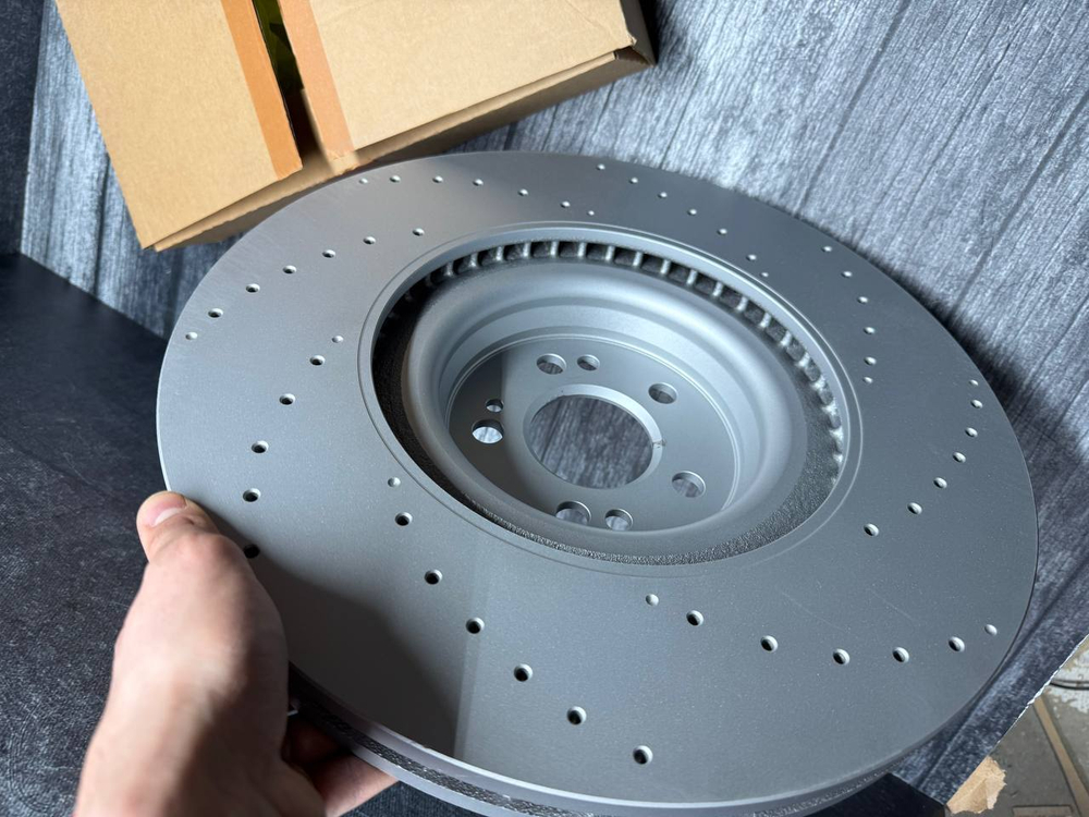 Тормозной диск передний Mercedes-Benz A1674211101
