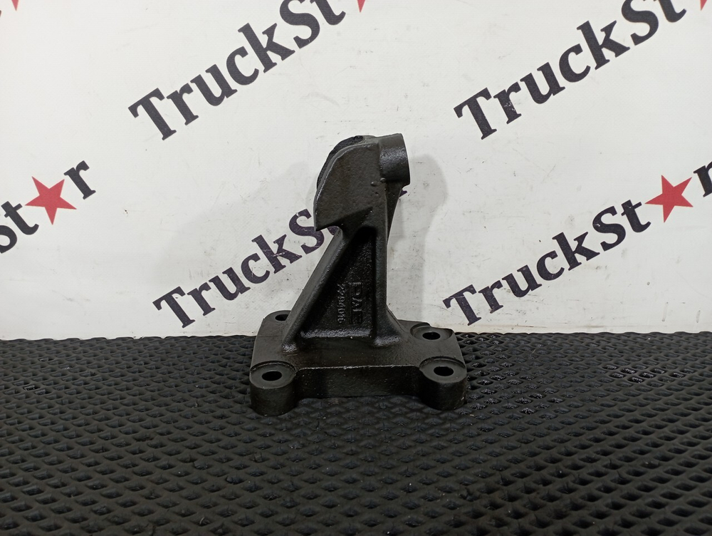 Кронштейн двигателя передний правый 2023г