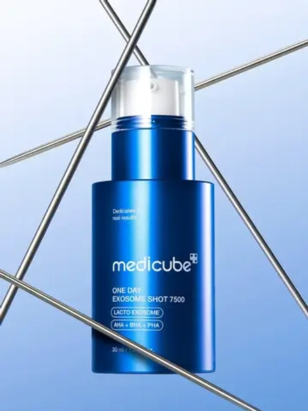 Medicube Сыворотка-бустер с экзосомами и спикулами для сужения пор One-Day Exosome Shot Pore Ampoule 7500 30 мл