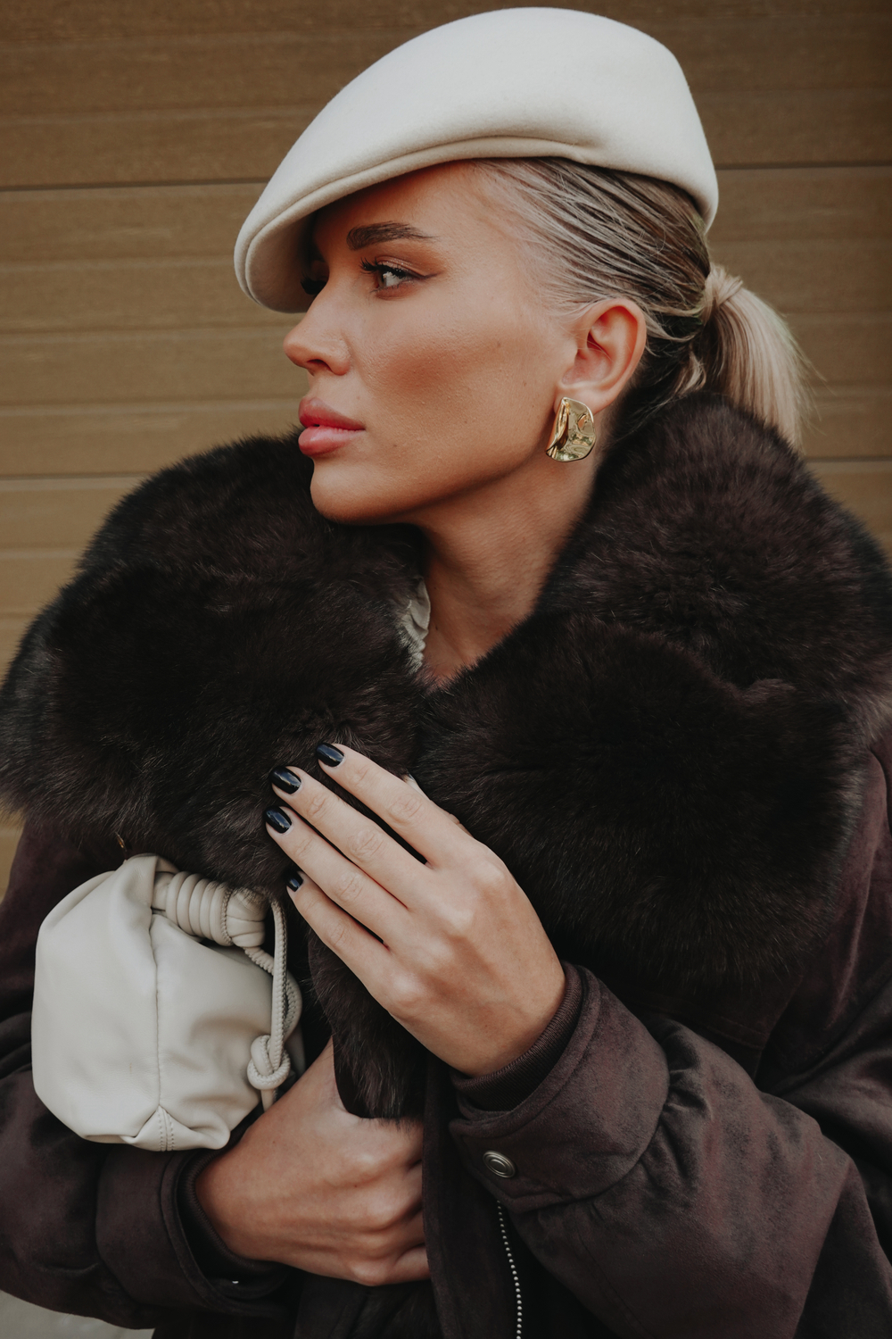 Пуховик из экозамши с пуховым наполнителем