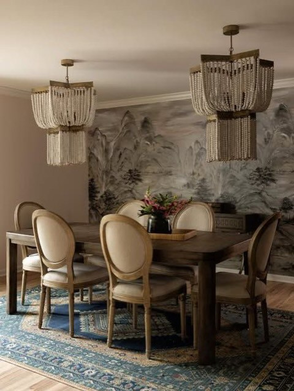 Люстра подвесная из деревянных бусинок