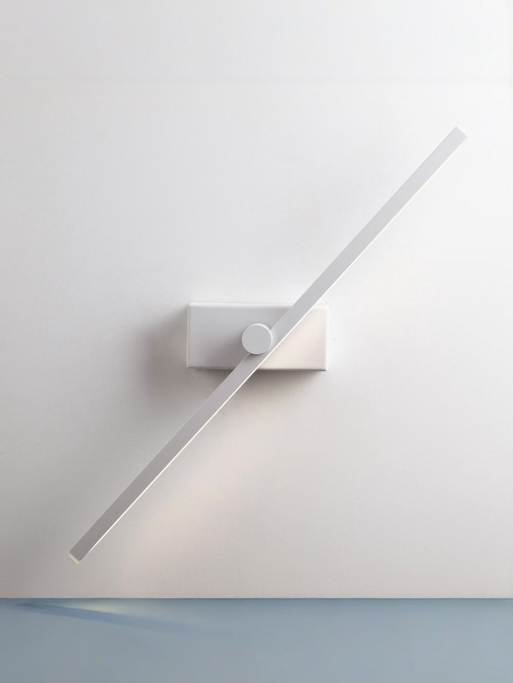 Настенный светодиодный светильник 40133/1 LED белый