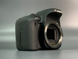 Canon EOS 77D 33.000 кадров