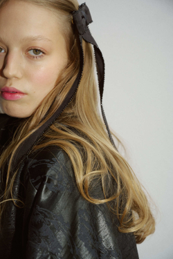 Облегченный бант Мэри с декором