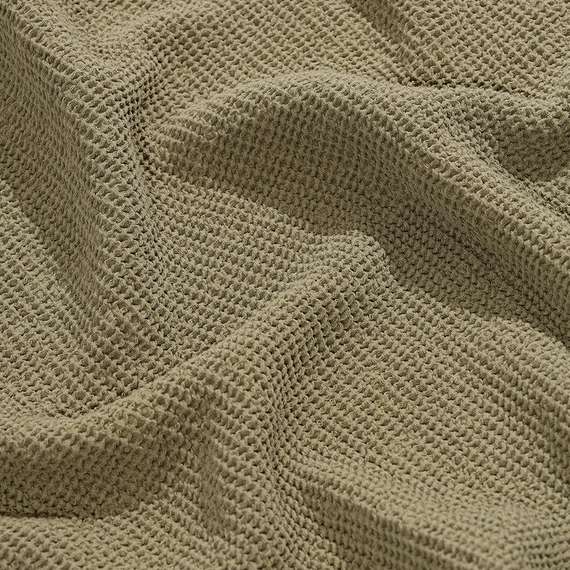 Полотенце банное из умягченной вафли цвета хаки из коллекции essential, 70x140 см