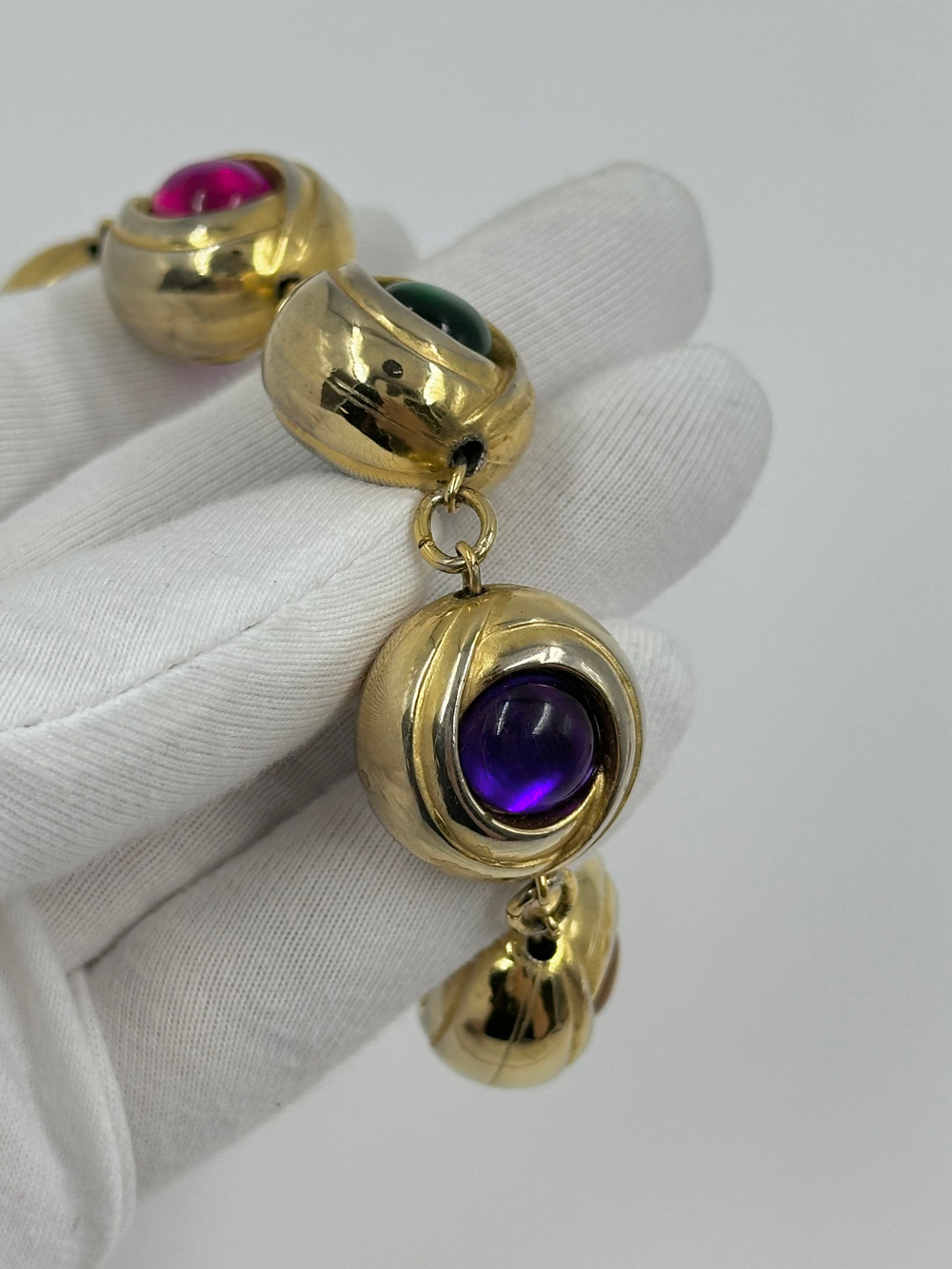 Браслет с разноцветными кабошонами (маленький)