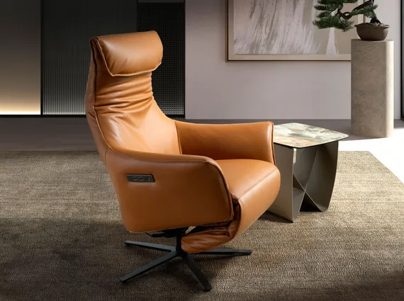 Вращающееся кресло из коричневой кожи модель 5137