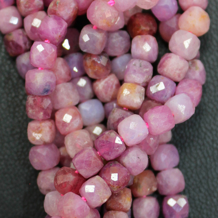 Рубин А куб юв огр бусины 4мм