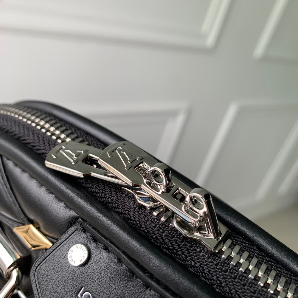 Louis Vuitton Alma BB