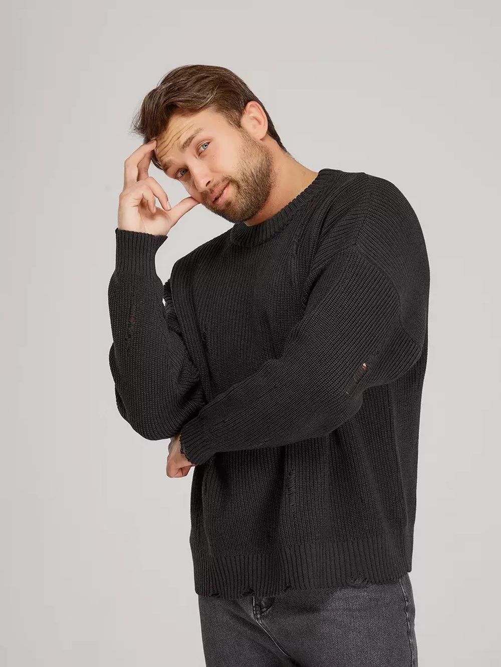 Черный рваный джемпер