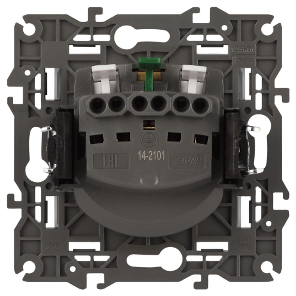 Розетка ЭРА Elegance 14-2101-01М с заземлением 2P+E Schuko 16А-250В белый матовый