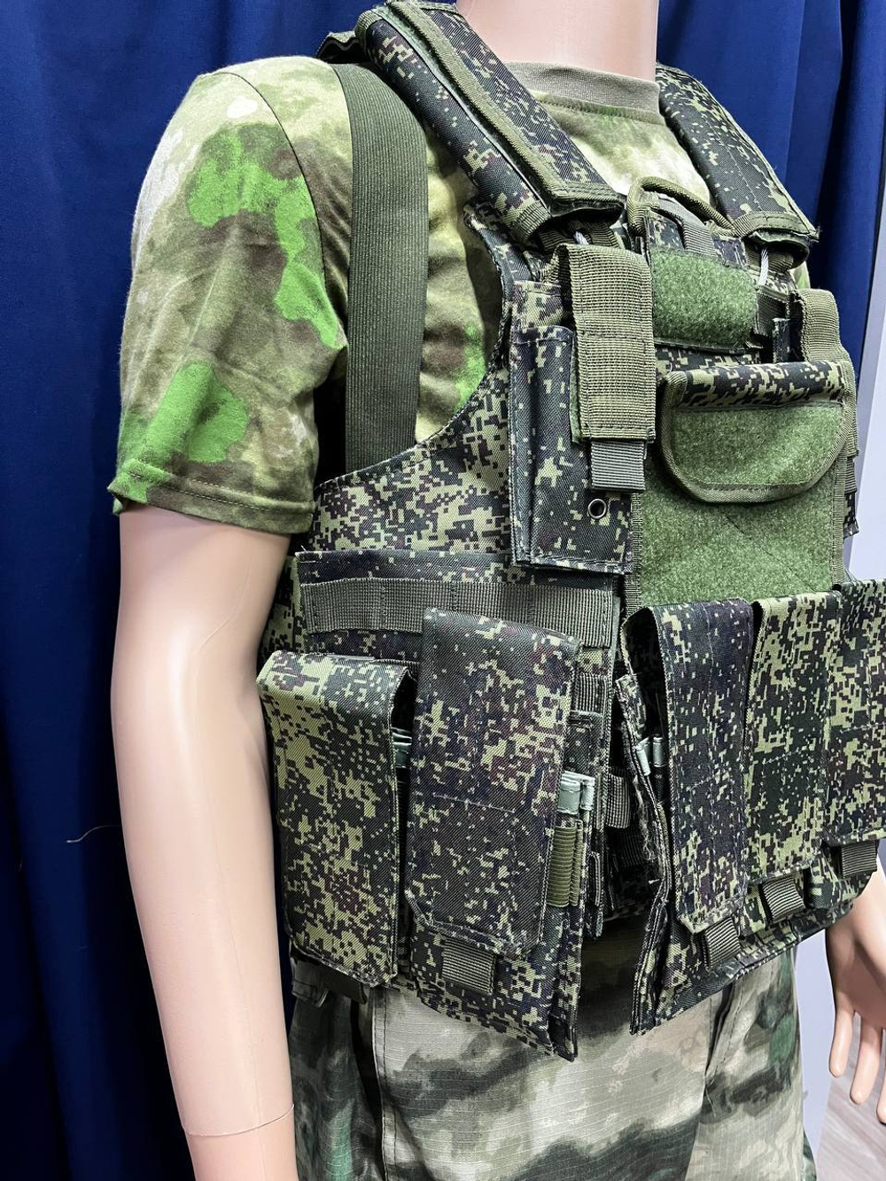 Разгрузочный жилет / зелёный пиксель