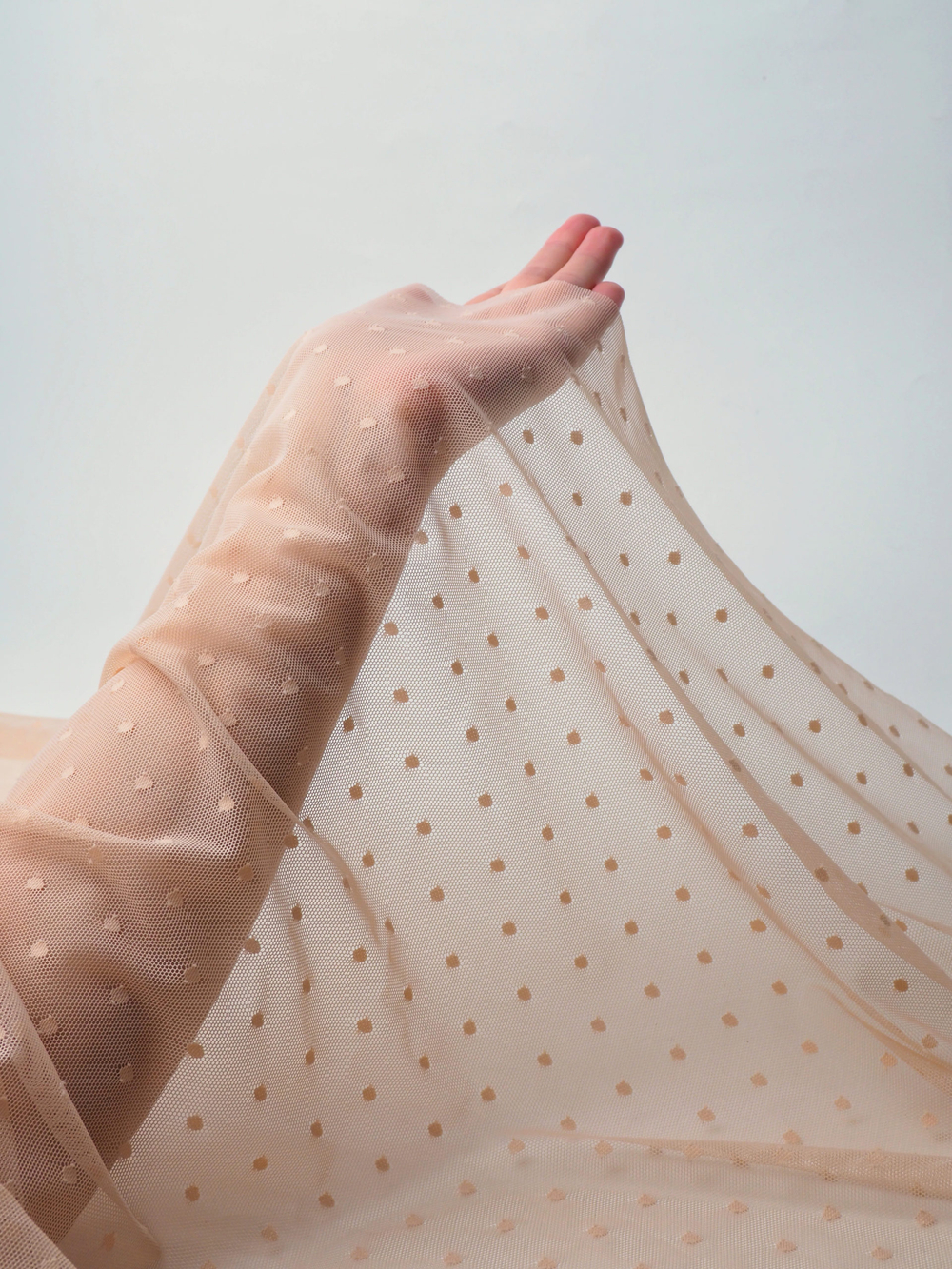 Сетка эластичная бежевая по Лауме в горошек 5 мм метражом