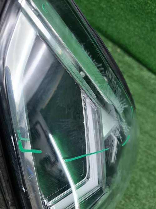 Фара правая Audi Q3 2 (2018-н.в.) LED