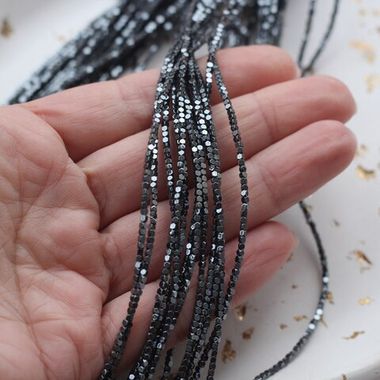 Гематин гематит, кубик усеченый, 2 мм,черный 1 нить, ГМ086