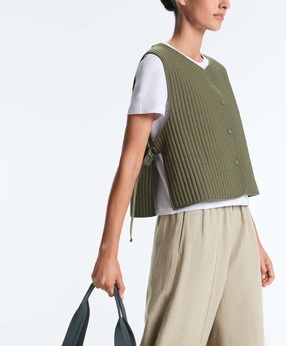 OYSHO Тонкий стеганый нейлоновый жилет, хаки