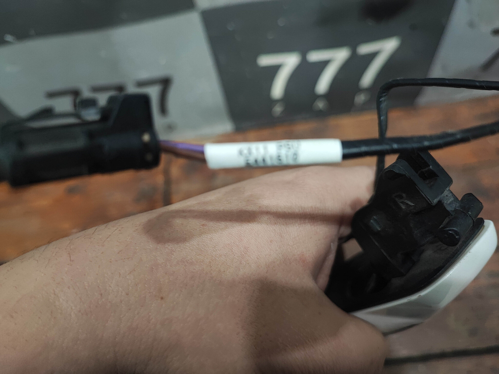 Ручка двери передняя правая внешняя Geely Monjaro 21-нв Б/У Оригинал 5077099500A13