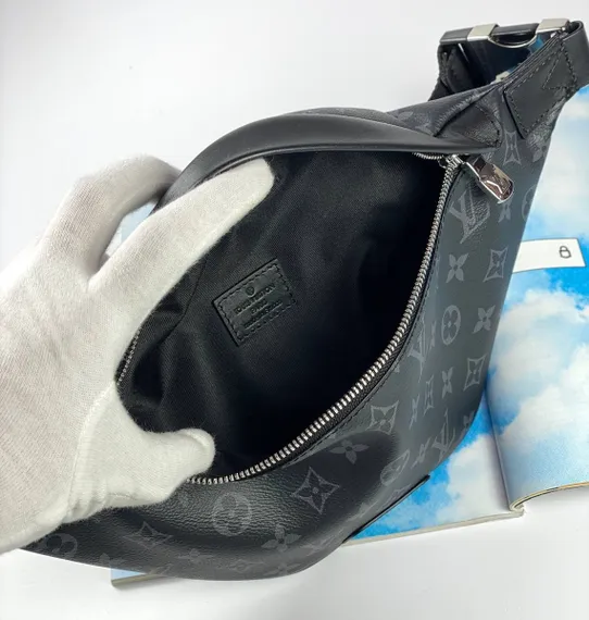 Поясная сумка Louis Vuitton Discovery PM канва Monogram Eclipse