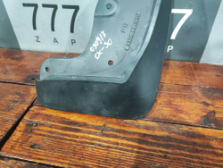 Брызговик передний правый Mazda CX-30 19-нв Б/У Оригинал 8300771858