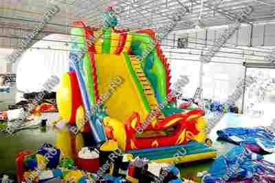 Коммерческий надувной батут-горка "Огненный дракон" 16*8*11 м