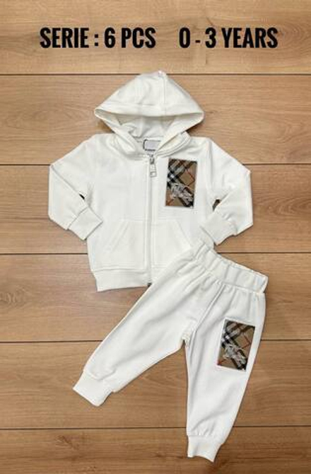 Костюм Burberry