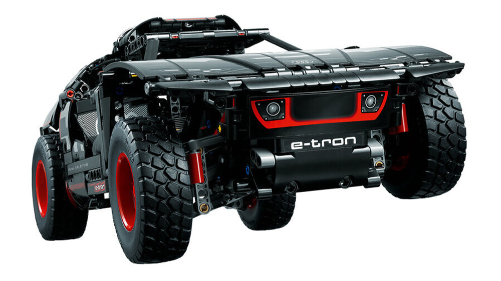 Конструктор LEGO Technic 42160 Audi RS Q e-tron