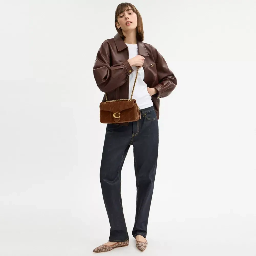 COACH СУМКА ЧЕРЕЗ ПЛЕЧО TABBY 26 С МЯГКОЙ ПОДКЛАДКОЙ, КОРИЧНЕВЫЙ