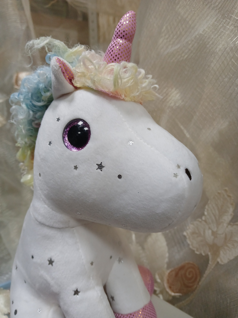 Единорог белый, 26 см, сидит