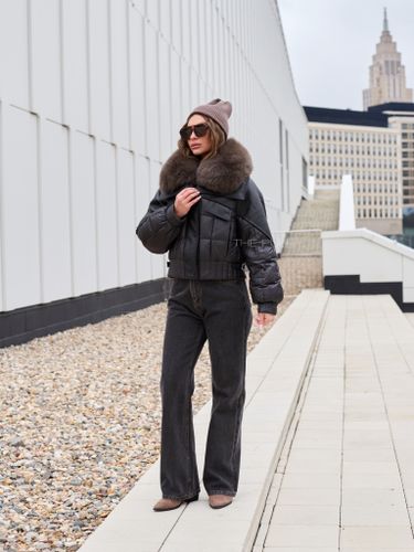 Комбинированный черный пуховик с коричневым мехом