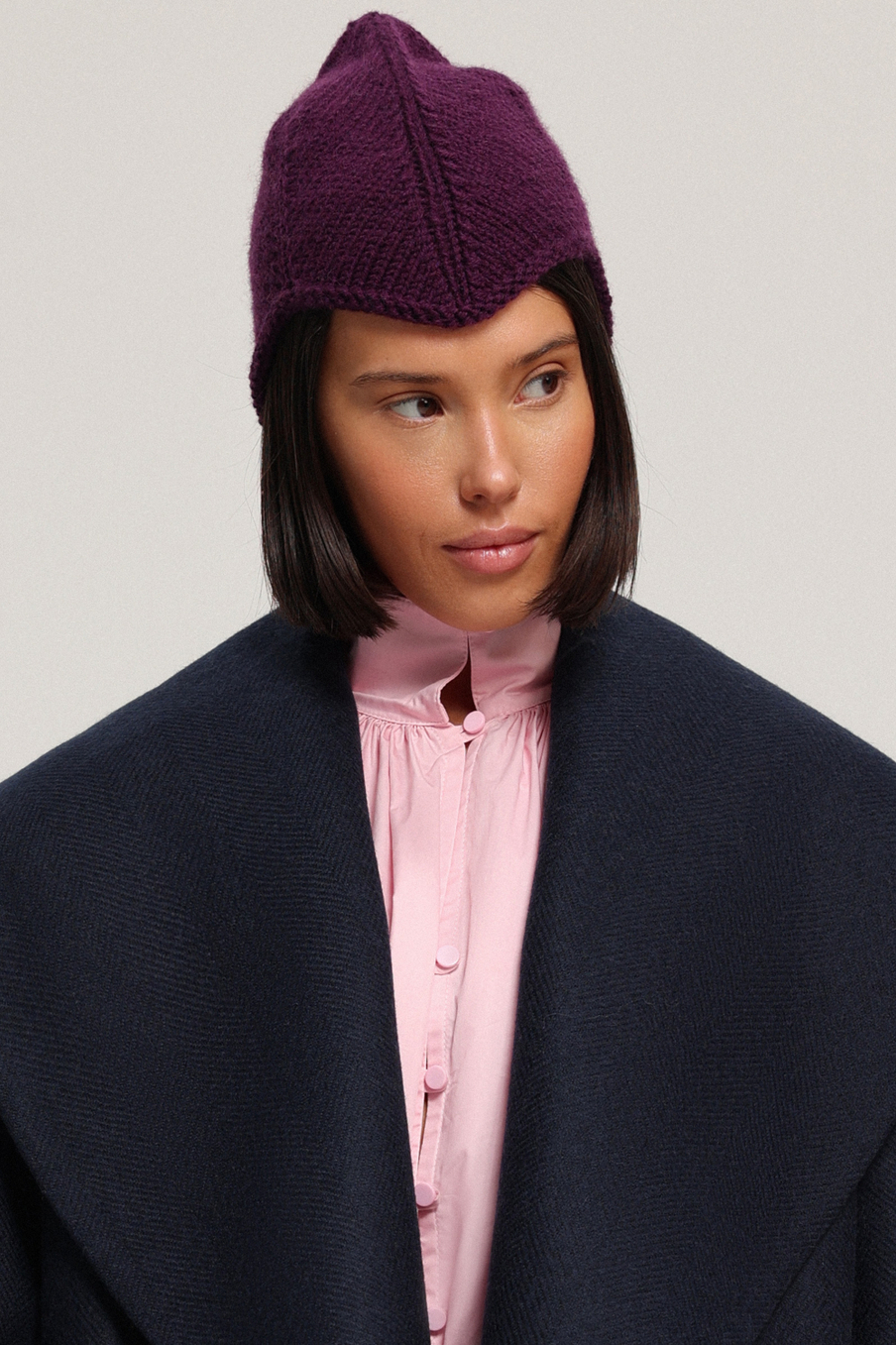 Вязаная шапка-шлем