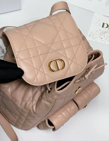 Рюкзак Dior Caro розовый, модель среднего формата