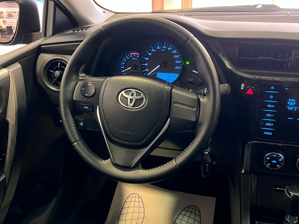 Toyota Corolla, 2018 год