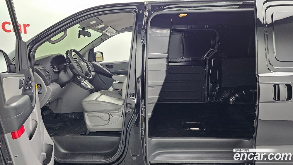 Hyundai The New Grand Starex Van 3-х местный (12.2019)
