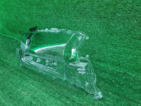Стекло фары правое Toyota Land Cruiser 200 (15-21)