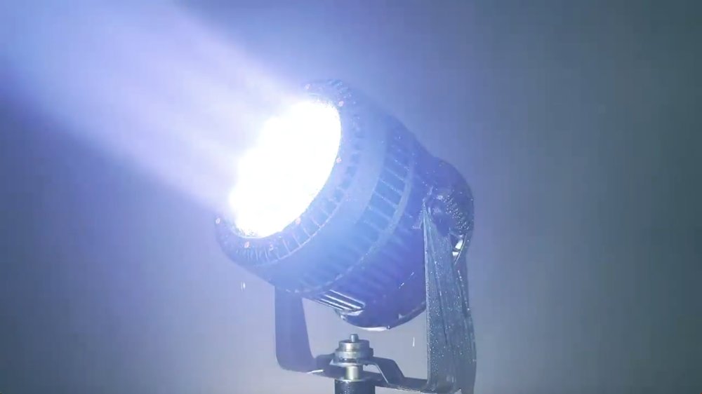 Par EXTERIOR 1515Z — Уличный LED прожектор 225 Вт (10–60°, IP65, DMX/RDM)