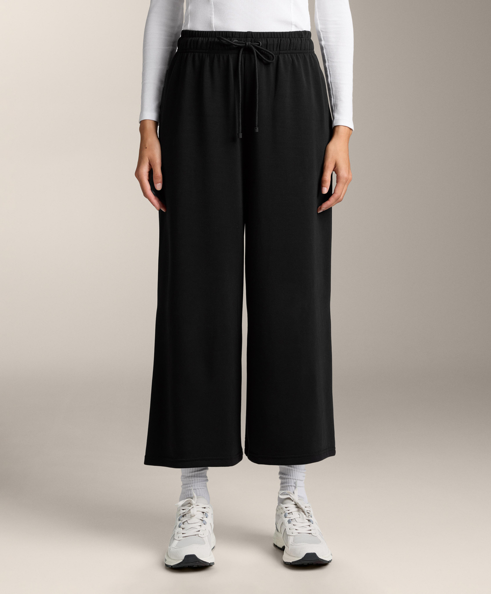 OYSHO Укороченные брюки с широкими штанинами с модалом, черный