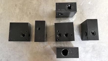 VMP-DBD-ST- Плита стальная под предохранительный клапан DBDS6, с выходами Р, Т и М и под плиту ML31 (Ду6))