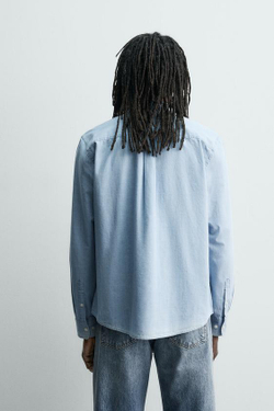 ZARA X AARON LEVINE ЛЕГКАЯ ДЖИНСОВАЯ РУБАШКА, ВЫЦВЕТШИЙ СИНИЙ