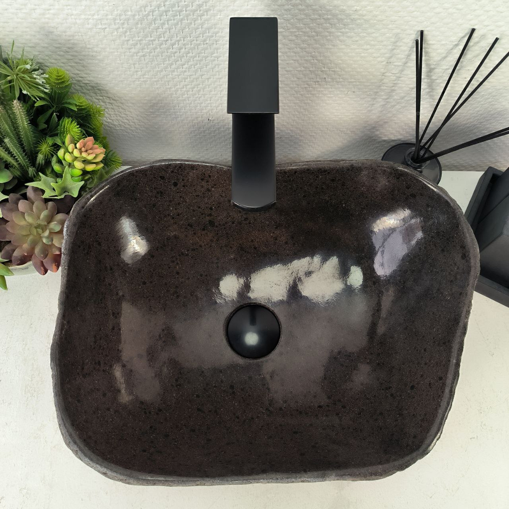 Раковина из речного камня RS-65065 44*33*15 0861
