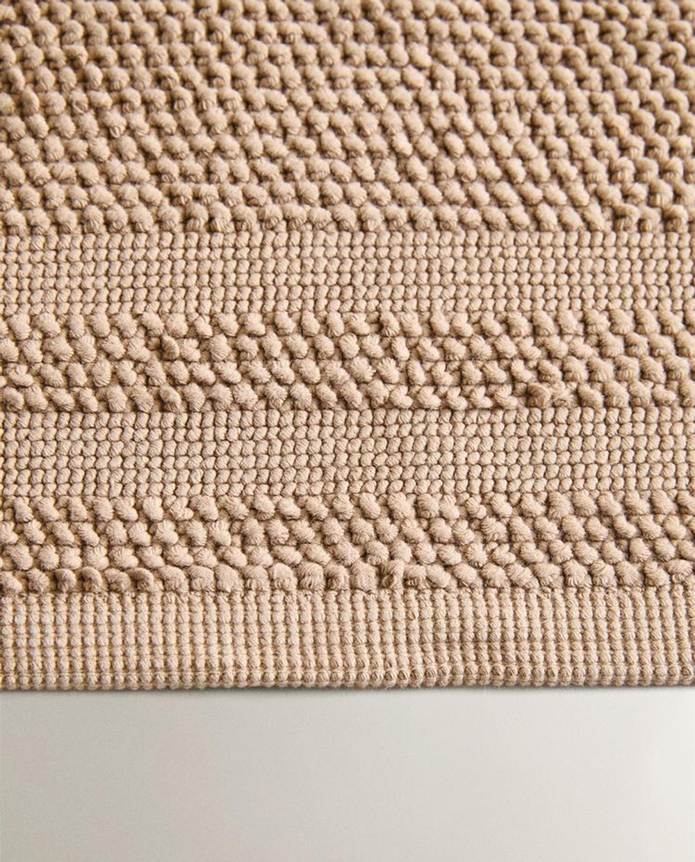 ZARA HOME КОВРИК ДЛЯ ВАННОЙ ИЗ ХЛОПКА С АНТИСКОЛЬЗЯЩЕЙ ПОВЕРХНОСТЬЮ, БЕЖЕВЫЙ