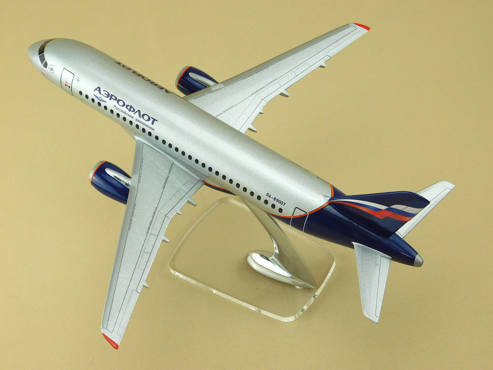Модель самолета SSJ-100 (М1:100, Аэрофлот, RA-89007, Дмитрий Барилов)
