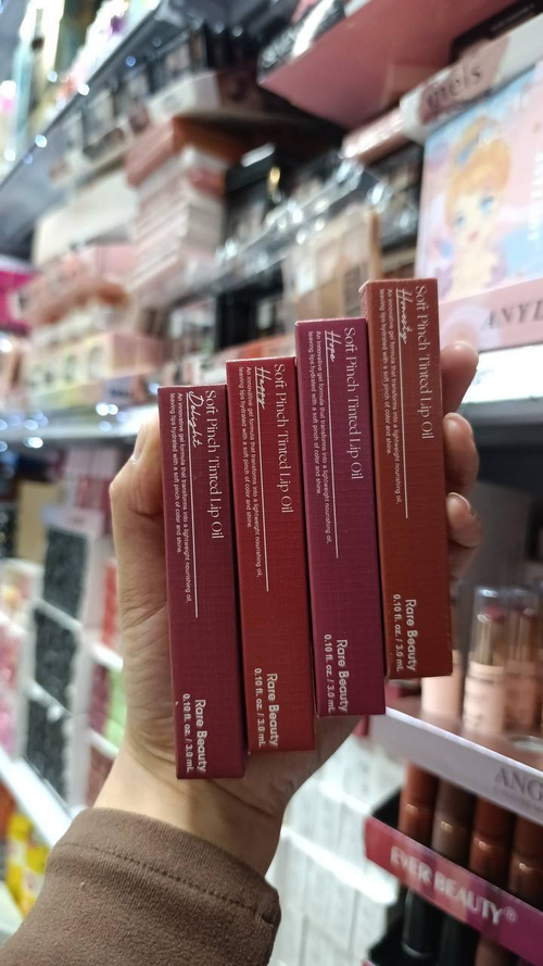 *RARE BEAUTY Soft Pinch Lip Oil*