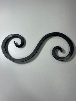 Кованый элемент волюта 130х330мм квадрат полнотелый 14х14мм