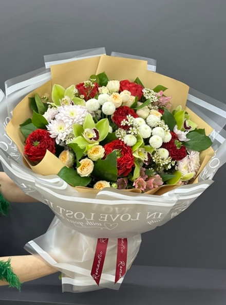 Сборный букет с розами Red monster