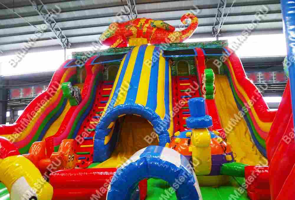 Хамелеон и динозавры 17*9*9 м, два входа