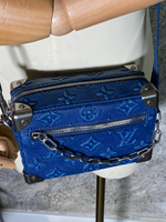 Сумка- мессенджер Louis Vuitton