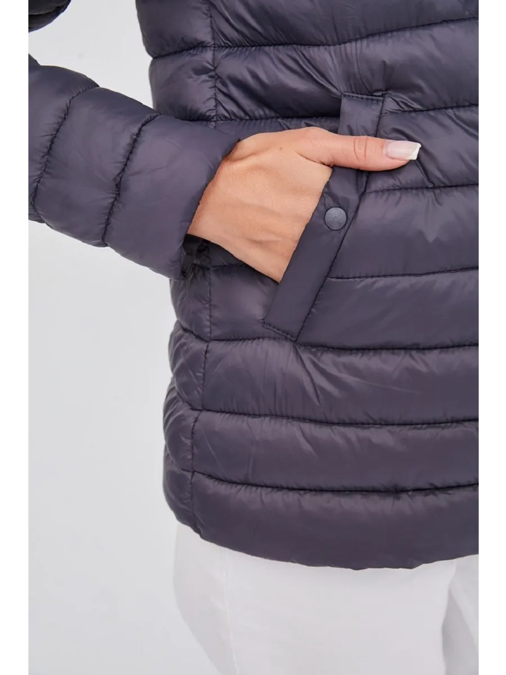 Куртка стеганая с капюшоном легкая