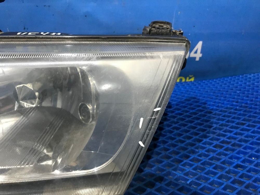 Фара передняя левая NISSAN AD 2001